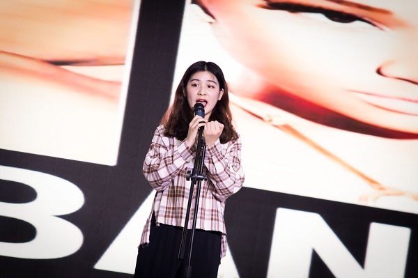 选手鹿琪演唱《Bang Bang》